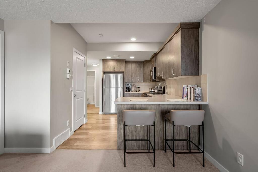 Modern Basement Gem: 2 Bedroom Retreat YYC Eksteriør bilde