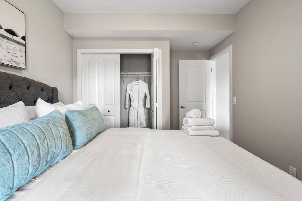 Modern Basement Gem: 2 Bedroom Retreat YYC Eksteriør bilde